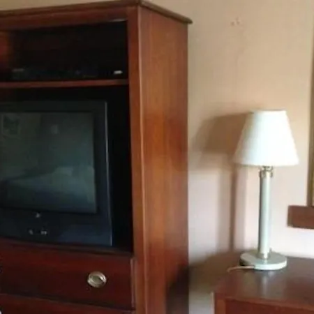 Econo Lodge-2