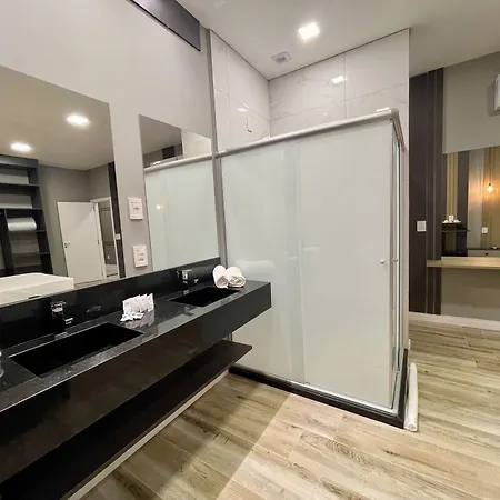 Eleganz Hostel & Suites-3
