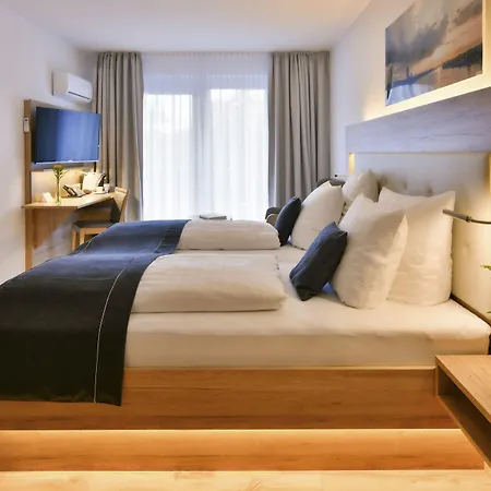 Four Stars By City Hotel-3