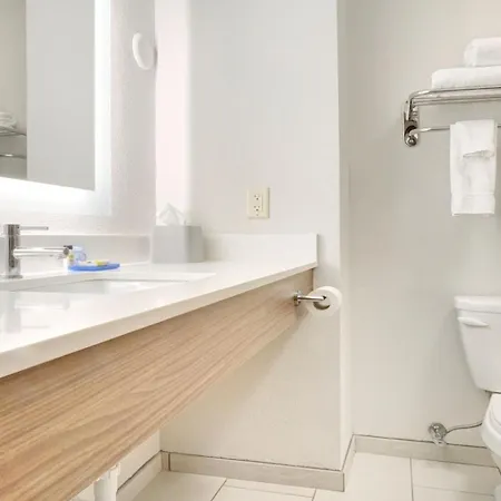 Holiday Inn Express Hotel & Suites Portland By Ihg-3
