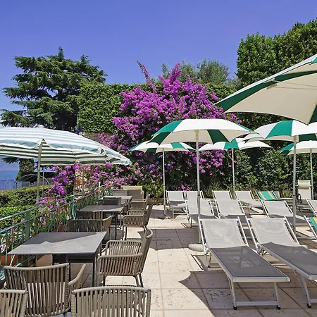 Hotel Villa Carlotta-3