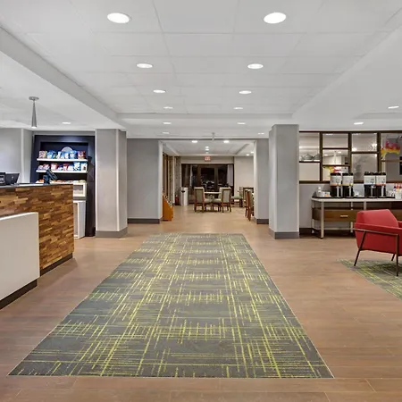 Hampton Inn Westfield-2