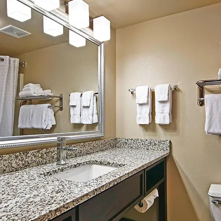 Comfort Inn & Suites Copley Akron-2