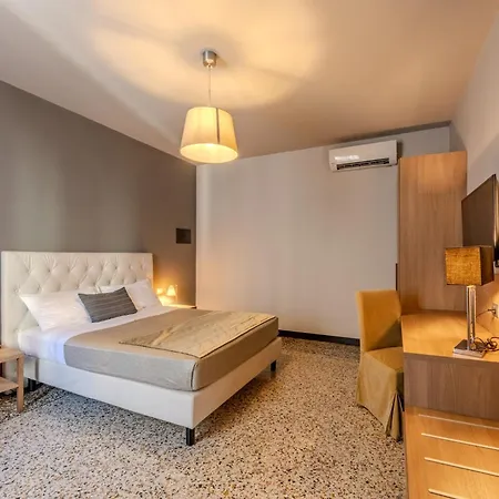 Hnn Luxury Suites-3