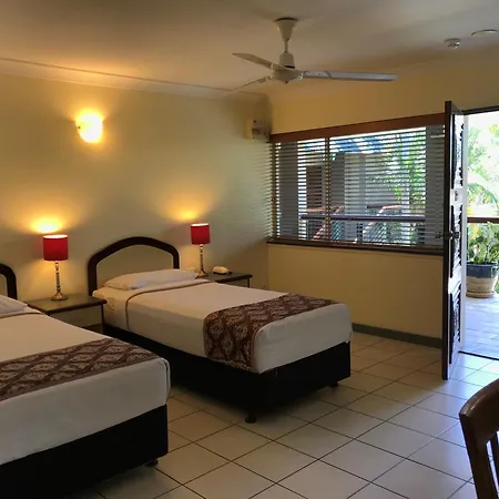 Bay Village Tropical Retreat-3