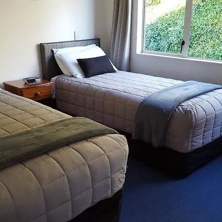 Breakwater Apartments-3
