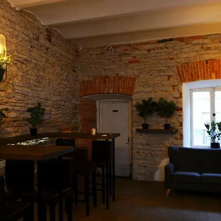The Monks Bunk Hostel & Bar-3