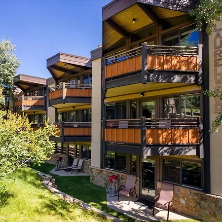 Laurelwood Condominiums-3