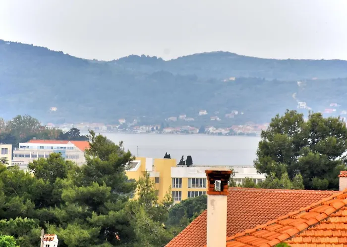 Apartments And Rooms Anika