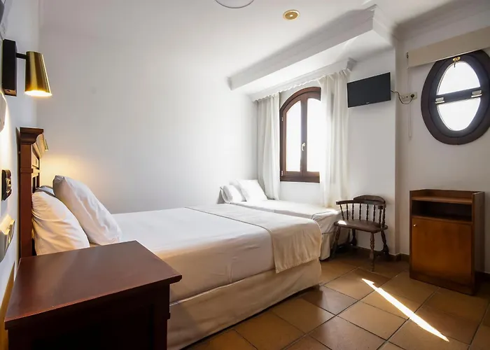 Hostal La Muralla Zahara de los Atunes