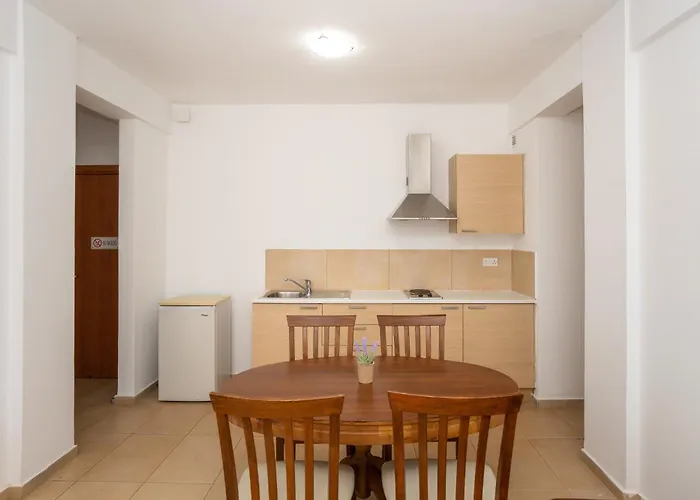 Flora Hotel Apartments Protaras