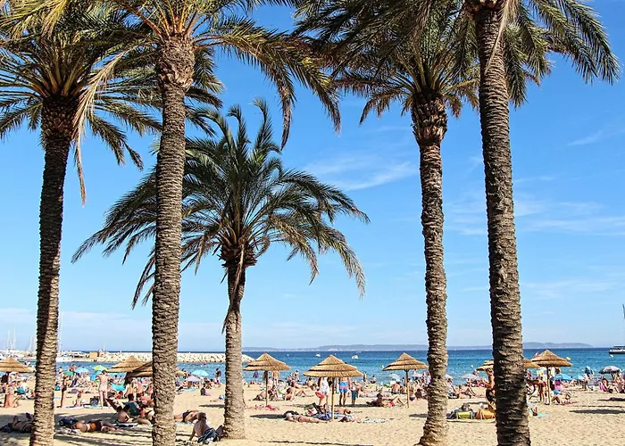Hotel Le Rabelais à Le Lavandou