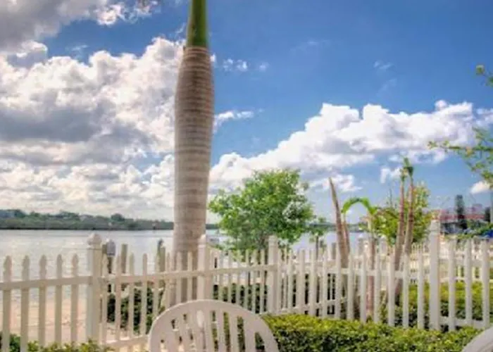 Barefoot Beach Resort