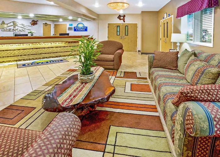 Days Inn & Suites By Wyndham Gresham
