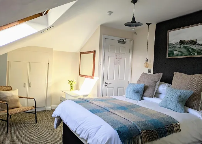 Hillside Lodge B&B