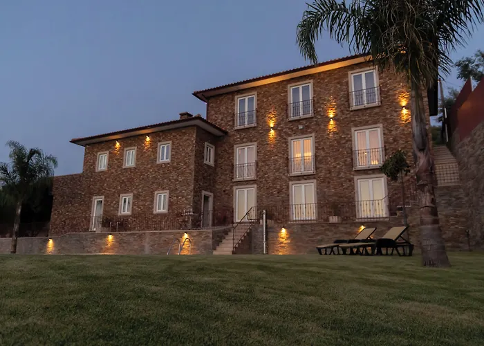 Golden Mirror Bed and Breakfast Lamego