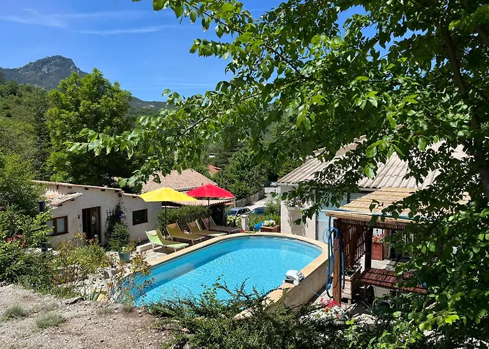 Maison Castellane Chambre d'Hotes B&B