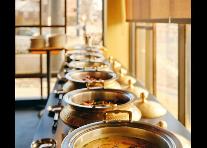 Fabhotel Hari Kunj 900 M From Kashi Vishwanath Temple - Kashi Vishwanath Temple Varanasi