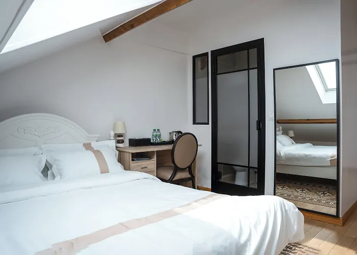La Maison Charentonneau