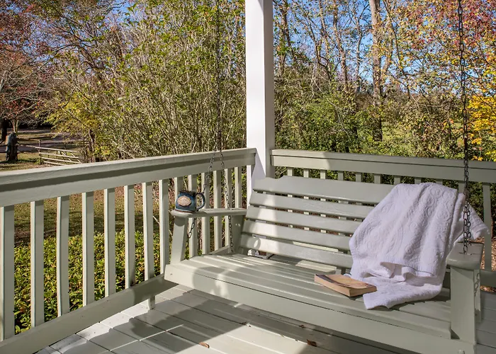 Maison D'Memoire Bed & Breakfast Cottages