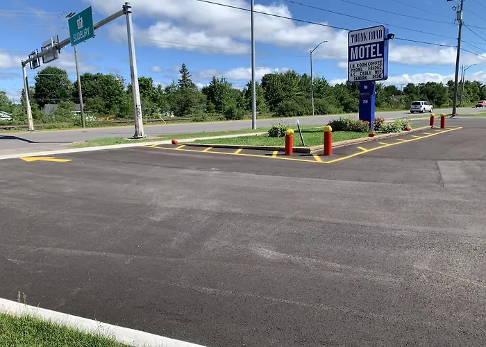 Trunk Road Motel