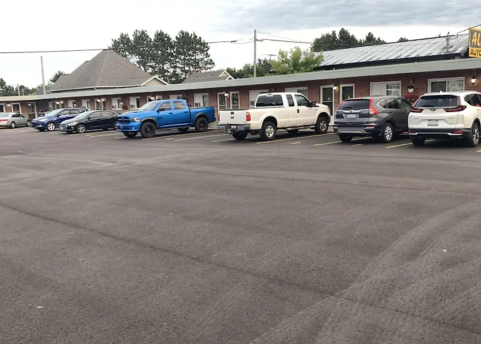 Trunk Road Motel