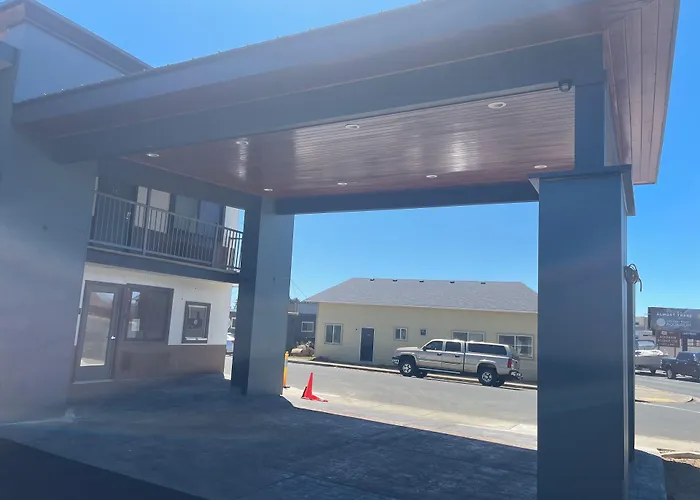 Seven Seas Inn & Suites Newport