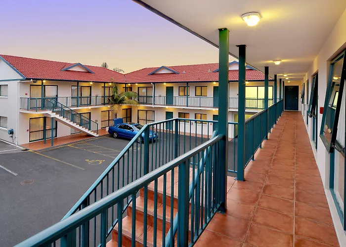 Academy At Botany Motor Inn
