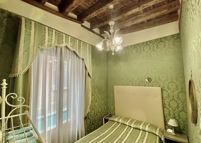 Hotel Bridge Venice