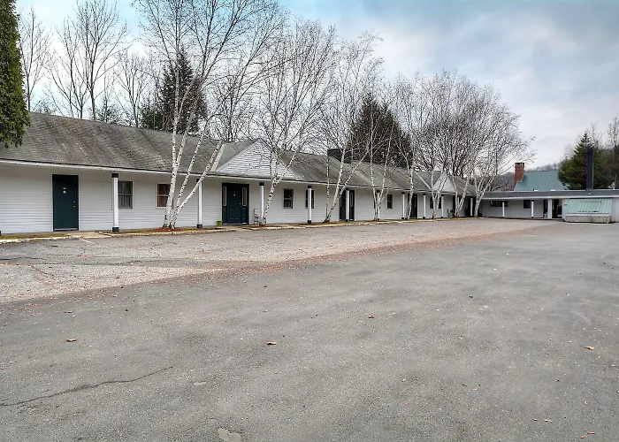Colonial Motel And Spa Brattleboro