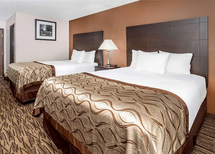 Baymont By Wyndham Beloit Hotel