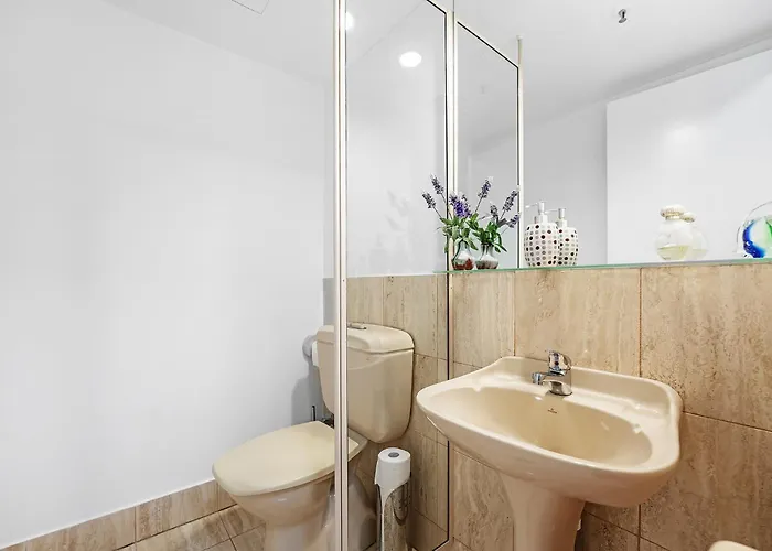 Contessa Holiday Apartments Gold Coast