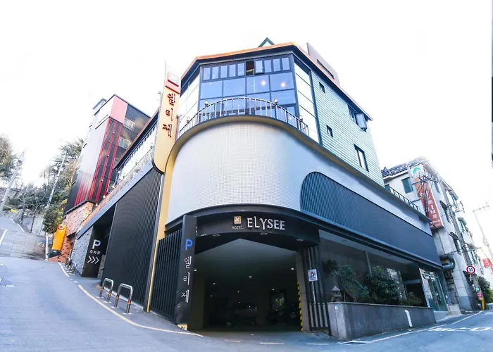 Elysee Hotel